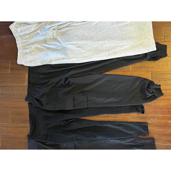 Set of Women's Joggers in Black and Gray - Picture 7 of 8
